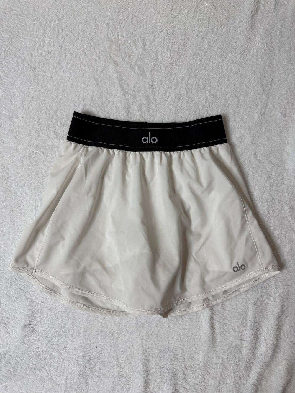 Alo Yoga Match Point Tennis Skirt Skort size XXS White Black